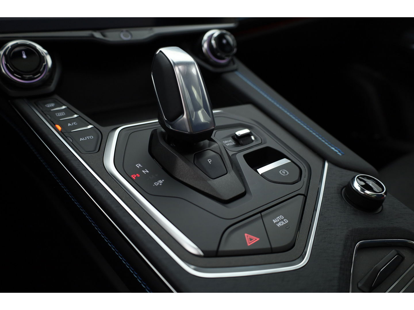 Lynk & Co 01 1.5 | Pano | 360cam | Zwarte hemel | Adapt. Cruise | Keyless | Infinity audio
