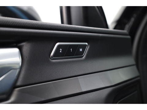 Lynk & Co 01 1.5 | Pano | 360cam | Zwarte hemel | Adapt. Cruise | Keyless | Infinity audio
