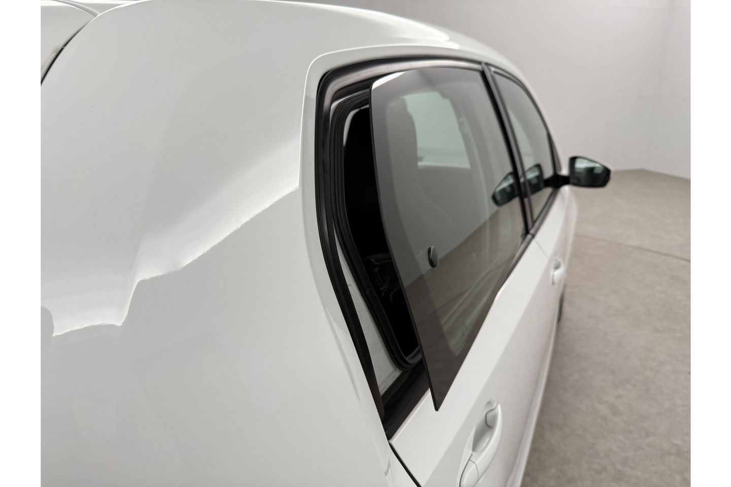 Volkswagen up! 1.0 BMT move up! Airco LED Elektrpakket Bluetooth