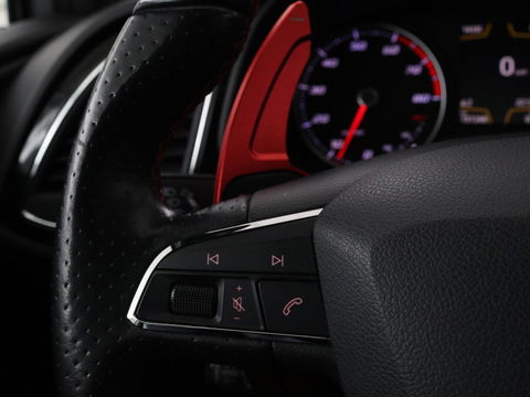 SEAT Leon 1.4 TSI FR Xcellence | Panoramadak | Camera | Stoelverwarming | Half leder/Alcantara | Carplay | Full LED
