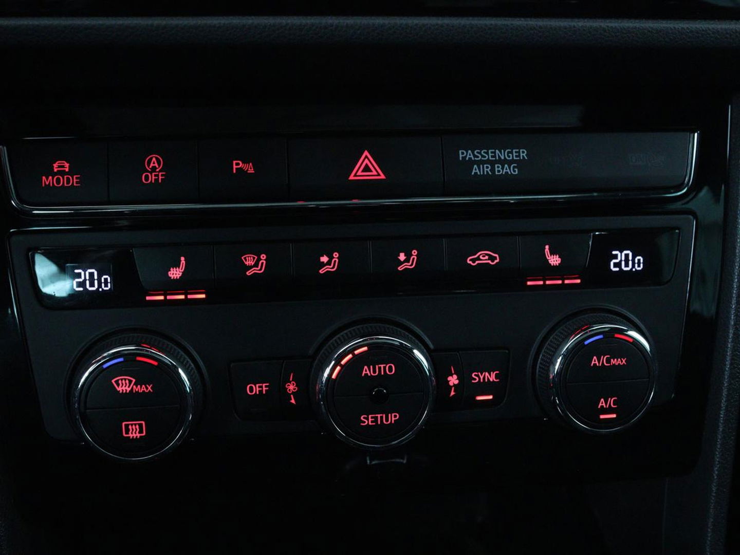 SEAT Leon 1.4 TSI FR Xcellence | Panoramadak | Camera | Stoelverwarming | Half leder/Alcantara | Carplay | Full LED