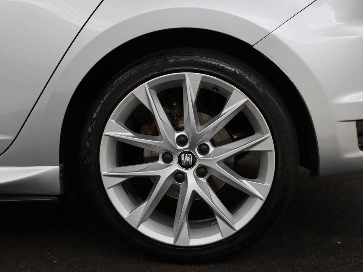 SEAT Leon 1.4 TSI FR Xcellence | Panoramadak | Camera | Stoelverwarming | Half leder/Alcantara | Carplay | Full LED