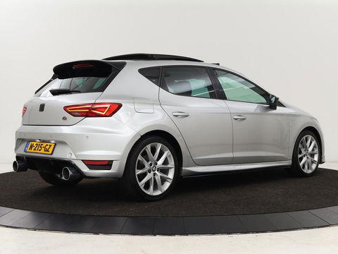 SEAT Leon 1.4 TSI FR Xcellence | Panoramadak | Camera | Stoelverwarming | Half leder/Alcantara | Carplay | Full LED