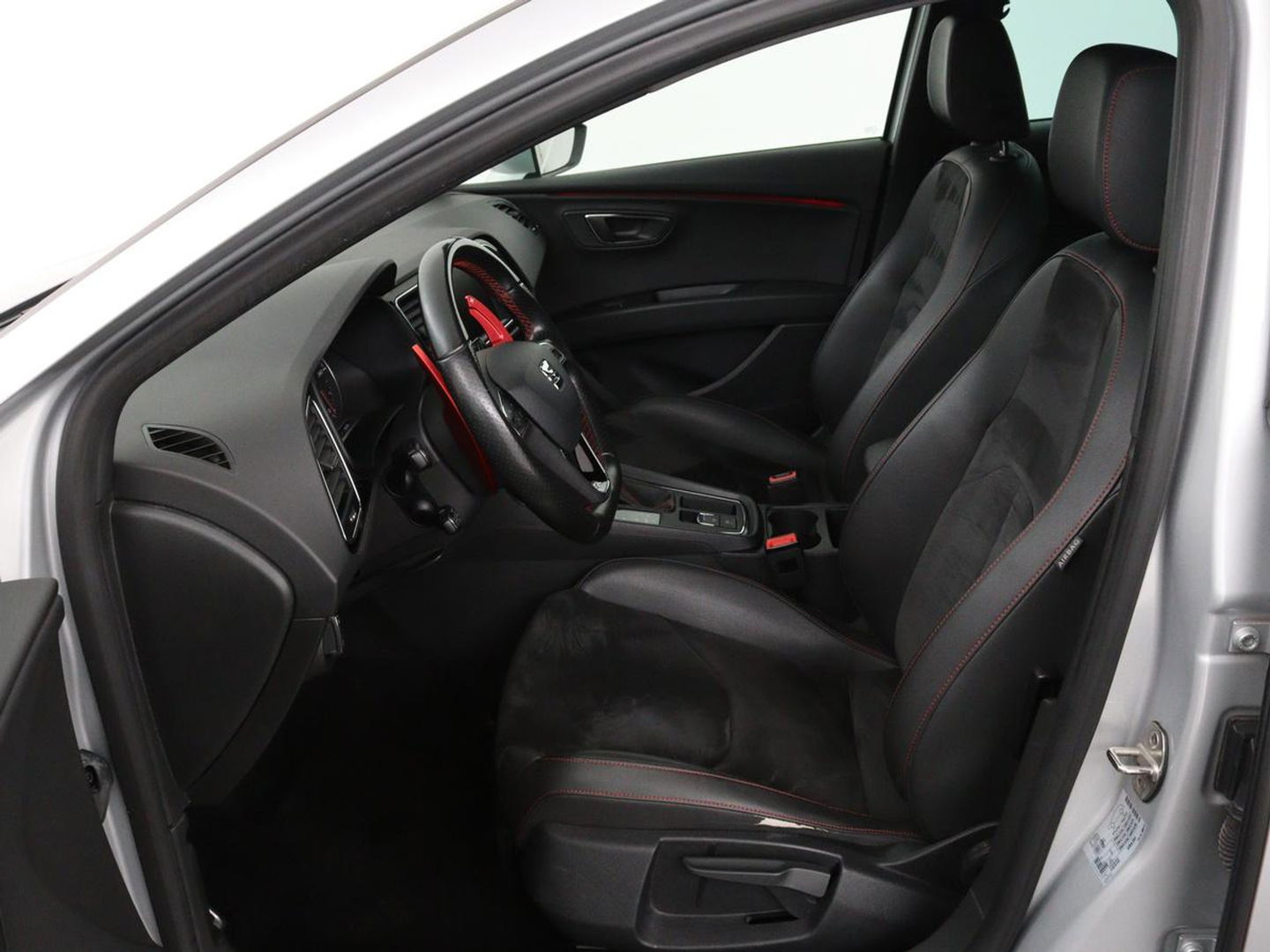SEAT Leon 1.4 TSI FR Xcellence | Panoramadak | Camera | Stoelverwarming | Half leder/Alcantara | Carplay | Full LED