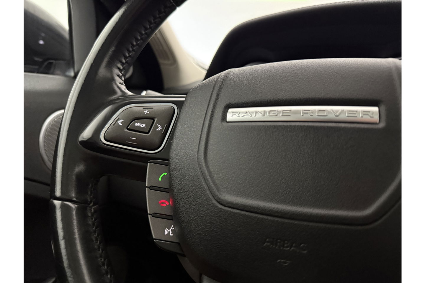 Land Rover Range Rover Evoque 2.2 eD4 2WD | APK tot 09-2025 | 150PK Pano LED Meridian Audio Cruise Clima Trekhaak Navigatie Leder 18"LMV PDC