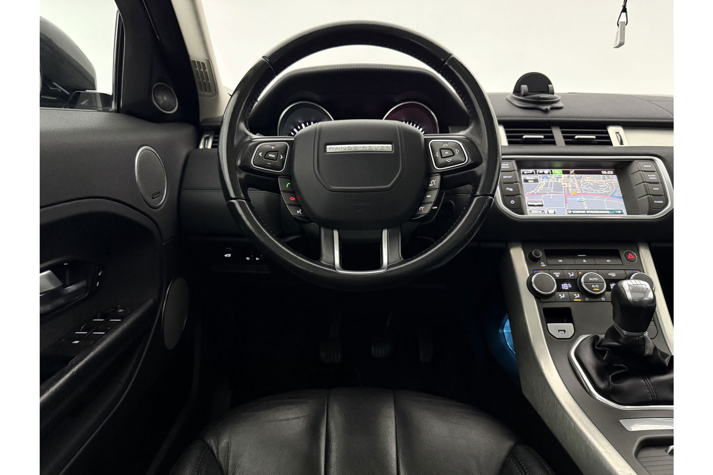 Land Rover Range Rover Evoque 2.2 eD4 2WD | APK tot 09-2025 | 150PK Pano LED Meridian Audio Cruise Clima Trekhaak Navigatie Leder 18"LMV PDC
