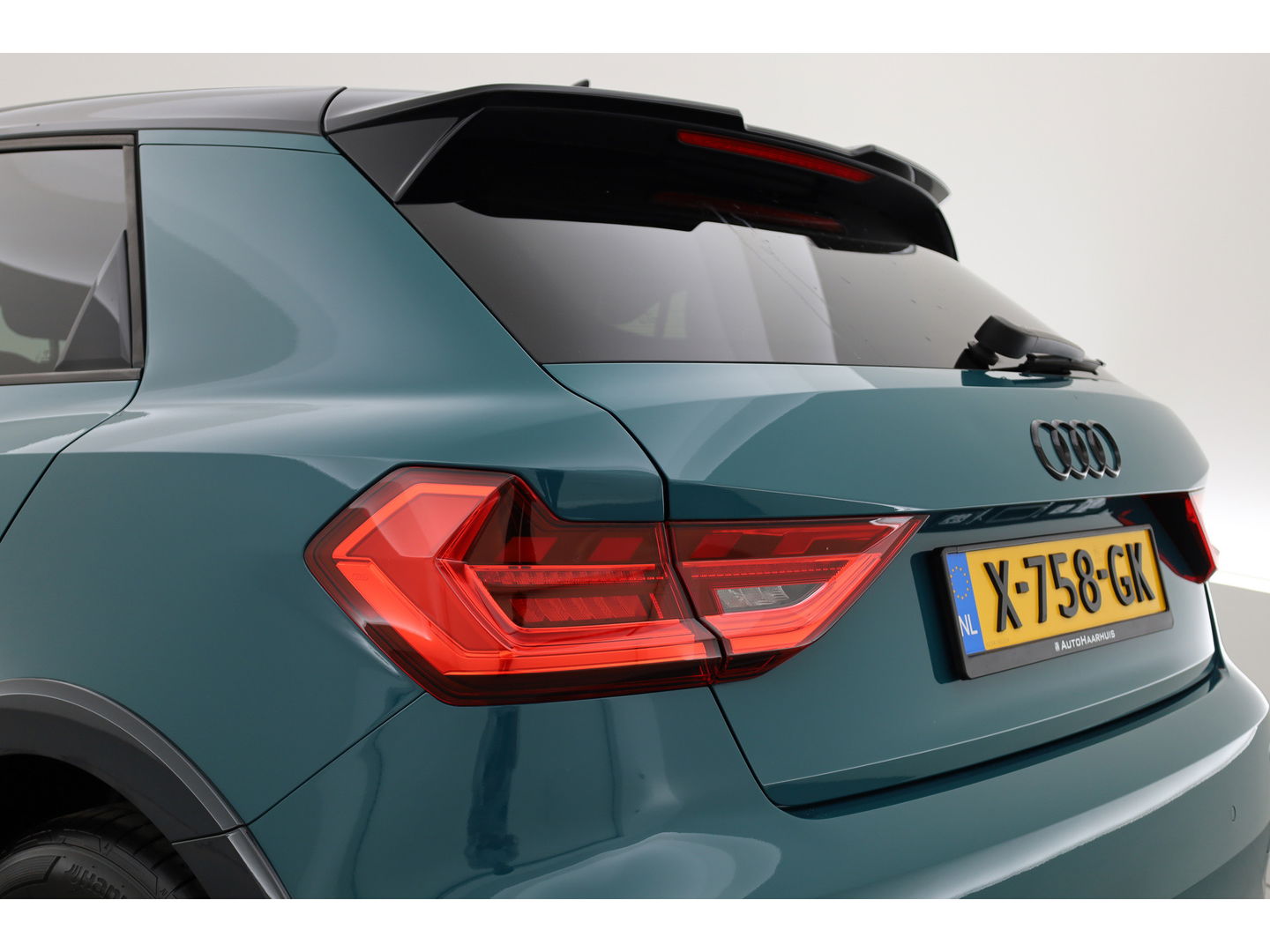 Audi A1 Citycarver 35 TFSI Aut. 150pk | Apple CarPlay & Android Auto | LED | Stoelverw. | Keyless | Tioman Groen