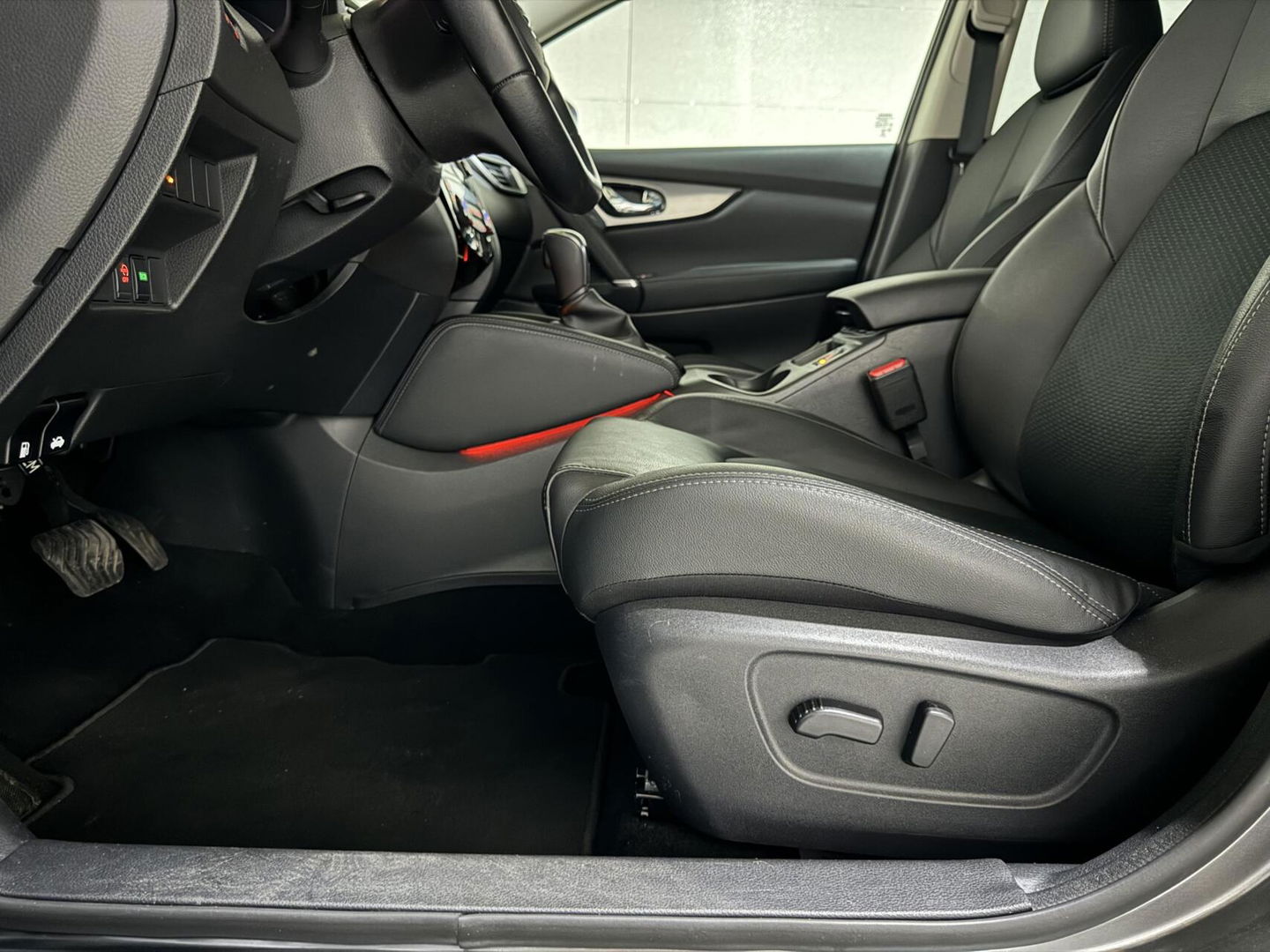 Nissan QASHQAI 1.3 DIG-T Tekna + Pano 360° CarPlay Leer NAP