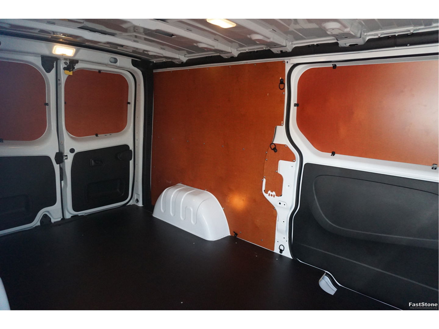 Renault Trafic T30 L2H1 150PK EDC AUT BPM VRIJ!! Easylink Apple CP Betimmering, Trekhaak 2x Schuifdeur!! NR. 320