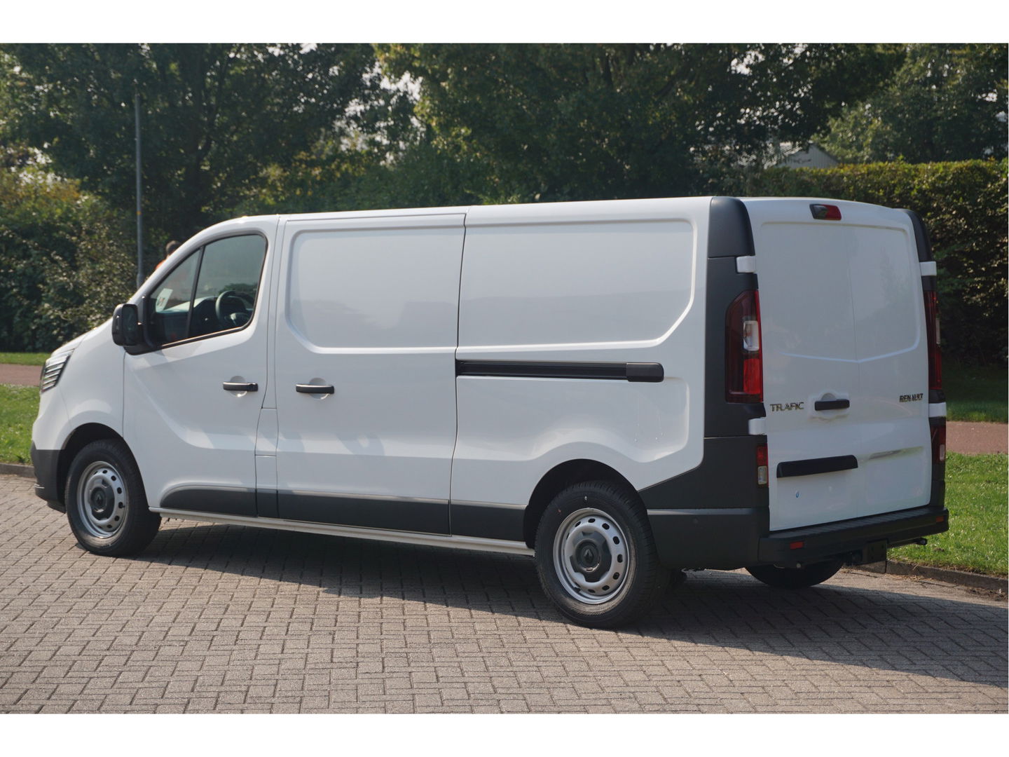 Renault Trafic T30 L2H1 150PK EDC AUT BPM VRIJ!! Apple Carplay, Camera, Trekhaak 2x Schuifdeur!! NR. 318