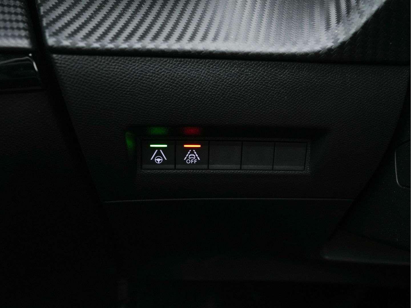 Peugeot e-208 EV GT 350 50 kWh [ 3-Fase ] (INCL-BTW) *FULL-LED | DIGI-COCKPIT | BLINDSPOT | CAMERA | LEATHER-ALCANTARA | NAVI-FULLMAP | LANE-ASSIST | KEYLESS | DAB | CCS-FASTLOADER | HEATED-SPORTSEATS | AMBIENT-LIGHT | 17"ALU*