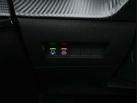 Peugeot e-208 EV GT 350 50 kWh [ 3-Fase ] (INCL-BTW) *FULL-LED | DIGI-COCKPIT | BLINDSPOT | CAMERA | LEATHER-ALCANTARA | NAVI-FULLMAP | LANE-ASSIST | KEYLESS | DAB | CCS-FASTLOADER | HEATED-SPORTSEATS | AMBIENT-LIGHT | 17"ALU*