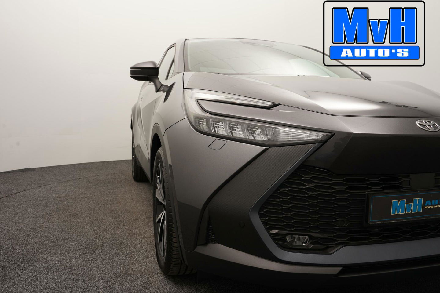 Toyota C-HR 1.8 Hybrid 140 Dynamic STUUR & STOELVERWARMING