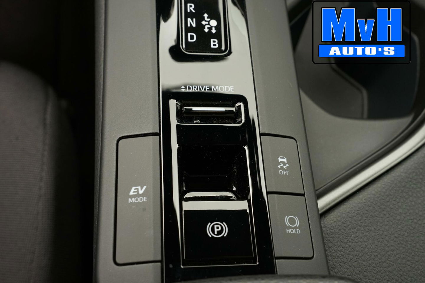 Toyota C-HR 1.8 Hybrid 140 Dynamic STUUR & STOELVERWARMING