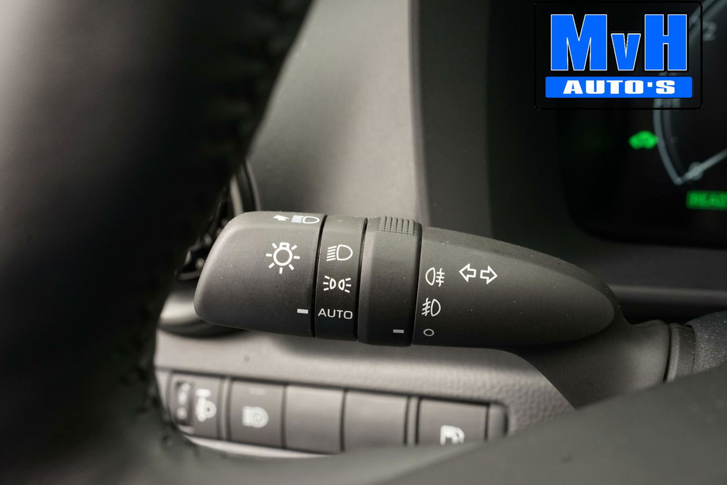 Toyota C-HR 1.8 Hybrid 140 Dynamic STUUR & STOELVERWARMING