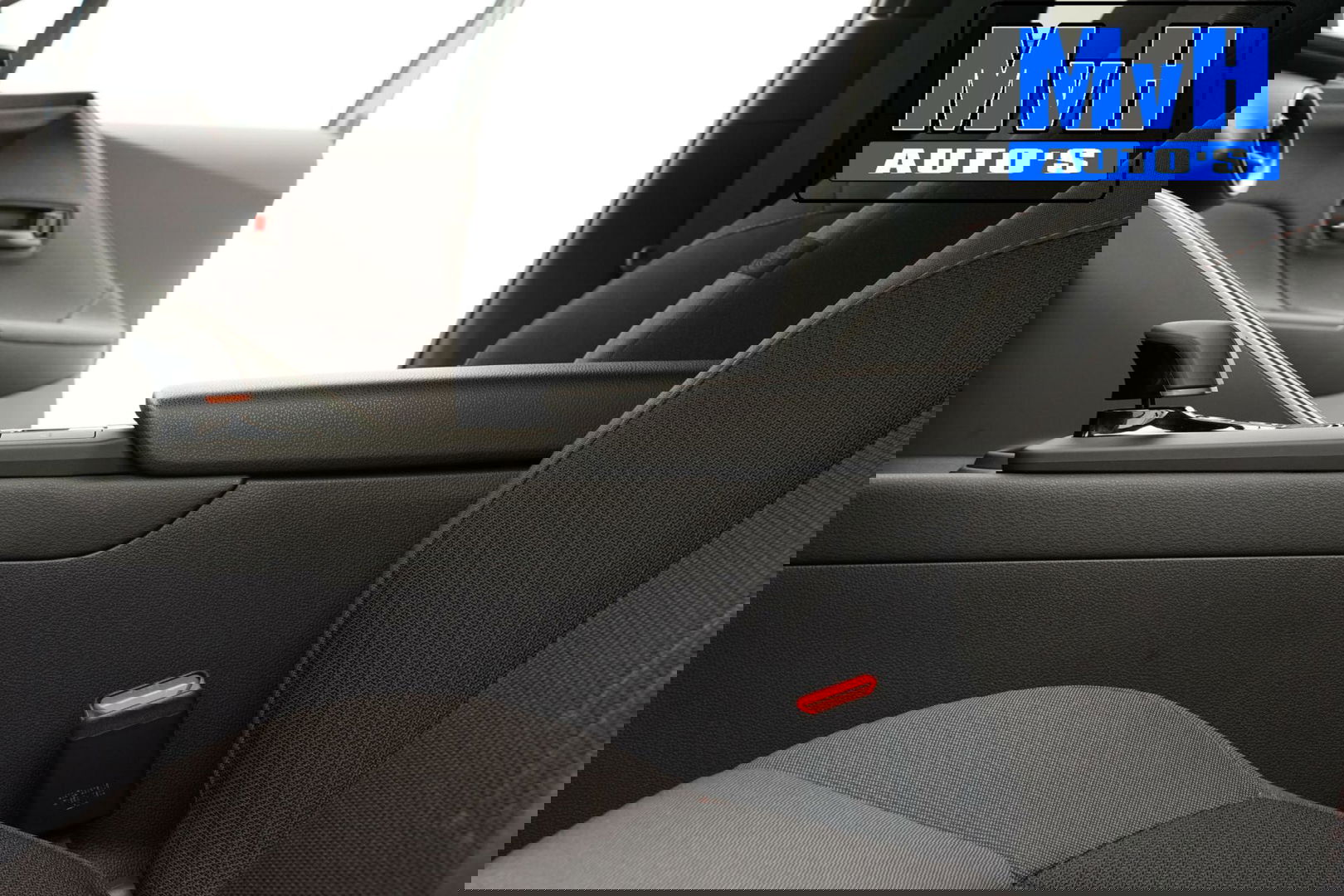 Toyota C-HR 1.8 Hybrid 140 Dynamic STUUR & STOELVERWARMING