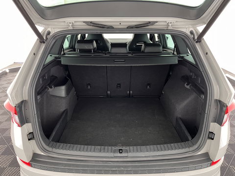 Škoda Kodiaq 1.5 TSI Sportline Business Aut. *LEATHER-MICROFIBRE | FULL-LED | SPORT-SEATS | ADAPTIVE-CRUISE | MEMORY-PACK | DIGI-COCKPIT | CANTON-SOUND | MEMORY-PACK | AMBIENT-LIGHT | KEYLESS | DAB | 20''ALU*