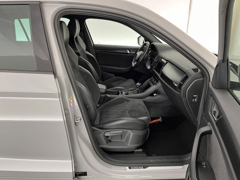 Škoda Kodiaq 1.5 TSI Sportline Business Aut. *LEATHER-MICROFIBRE | FULL-LED | SPORT-SEATS | ADAPTIVE-CRUISE | MEMORY-PACK | DIGI-COCKPIT | CANTON-SOUND | MEMORY-PACK | AMBIENT-LIGHT | KEYLESS | DAB | 20''ALU*