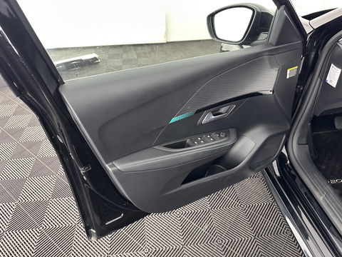 Peugeot e-208 EV Allure Pack 50 kWh [ 3-Fase ] (INCL-BTW) *LEATHER-FABRIC | FULL-LED | DIGI-COCKPIT | CCS-FASTLOADER | KEYLESS | CAMERA | NAVI-FULLMAP | CARPLAY | LANE-ASSIST | DAB+ | CRUISE | HEATED-SPORTSEATS | 16"ALU*