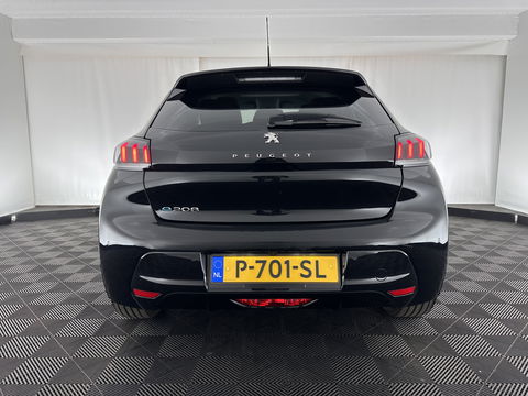 Peugeot e-208 EV Allure Pack 50 kWh [ 3-Fase ] (INCL-BTW) *LEATHER-FABRIC | FULL-LED | DIGI-COCKPIT | CCS-FASTLOADER | KEYLESS | CAMERA | NAVI-FULLMAP | CARPLAY | LANE-ASSIST | DAB+ | CRUISE | HEATED-SPORTSEATS | 16"ALU*
