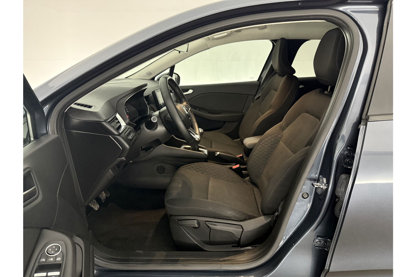 Renault Clio 1.0 TCE Intens Clima Carplay LED Cruise Navigatie Parkeersensoren 16''LMV