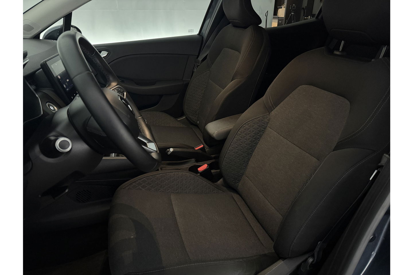 Renault Clio 1.0 TCE Intens Clima Carplay LED Cruise Navigatie Parkeersensoren 16''LMV
