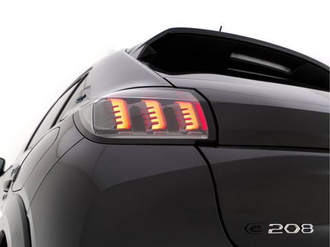 Peugeot e-208 EV GT 350 50 kWh [ 3-Fase ] (INCL-BTW) *FULL-LED | DIGI-COCKPIT | BLINDSPOT | CAMERA | LEATHER-ALCANTARA | NAVI-FULLMAP | LANE-ASSIST | KEYLESS | DAB | CCS-FASTLOADER | HEATED-SPORTSEATS | AMBIENT-LIGHT | 17"ALU*