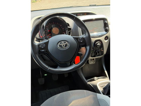 Toyota Aygo 1.0 VVT-i x-play