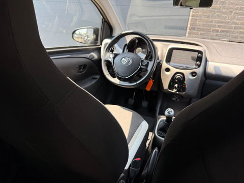 Toyota Aygo 1.0 VVT-i x-play