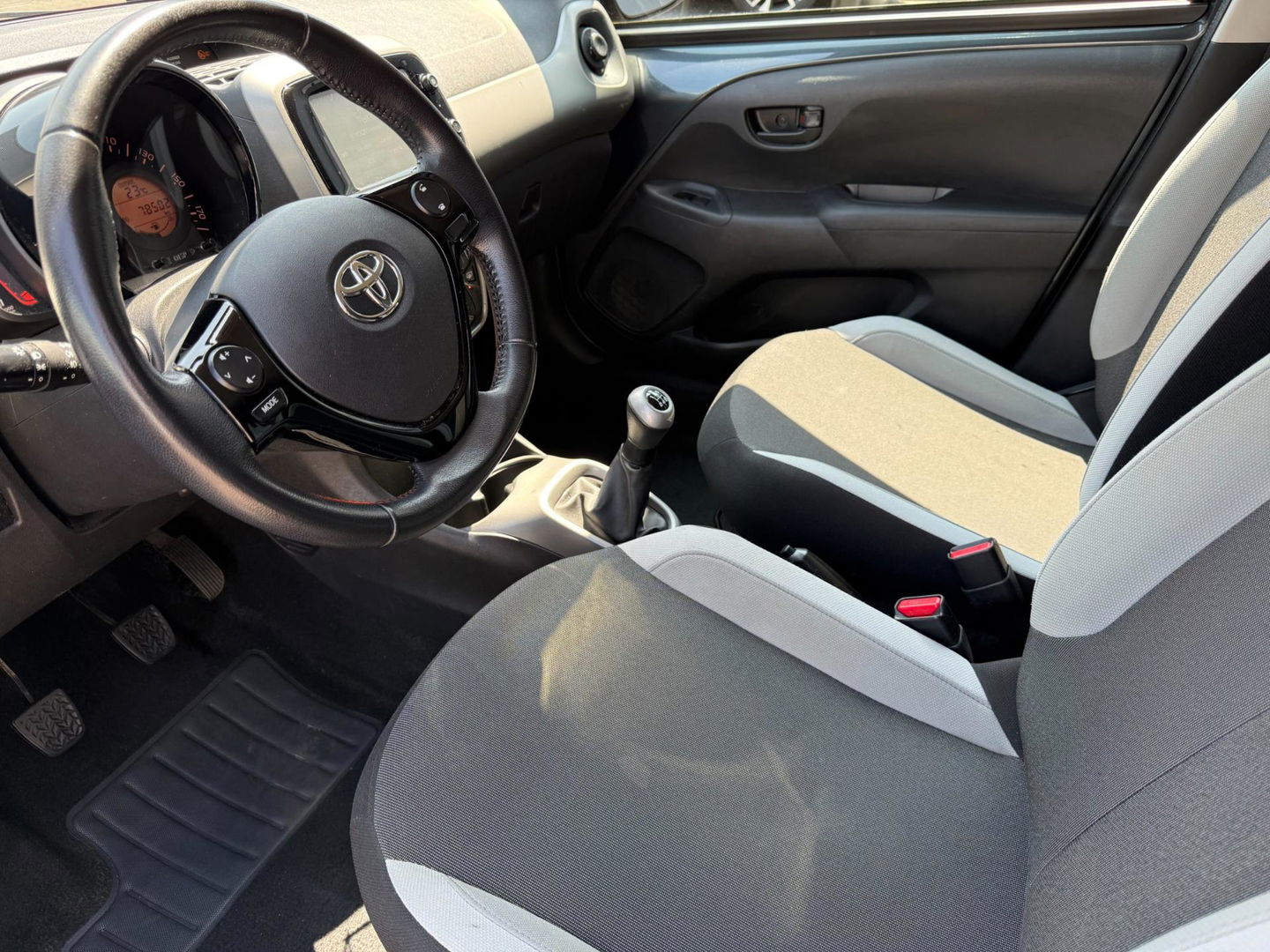 Toyota Aygo 1.0 VVT-i x-play