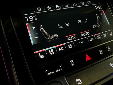 Audi Q8 55 TFSI Quattro S-Line Black Edition RS-Seats Pano