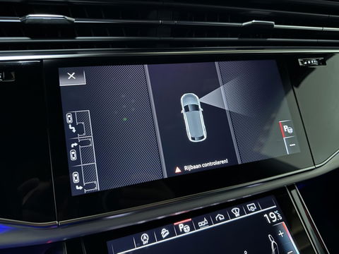 Audi Q8 55 TFSI Quattro S-Line Black Edition RS-Seats Pano