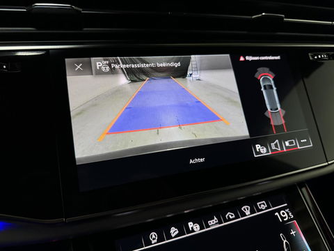 Audi Q8 55 TFSI Quattro S-Line Black Edition RS-Seats Pano
