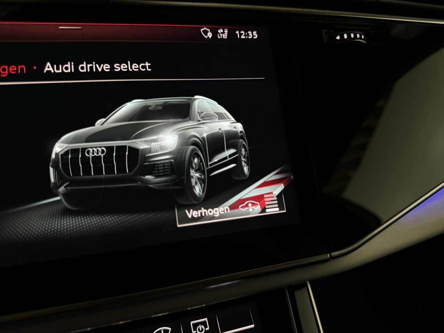 Audi Q8 55 TFSI Quattro S-Line Black Edition RS-Seats Pano