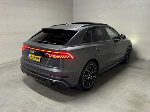 Audi Q8 55 TFSI Quattro S-Line Black Edition RS-Seats Pano