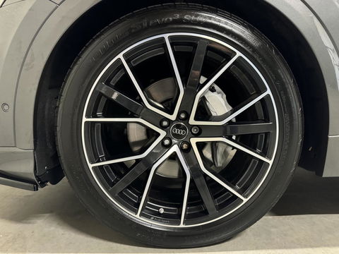 Audi Q8 55 TFSI Quattro S-Line Black Edition RS-Seats Pano