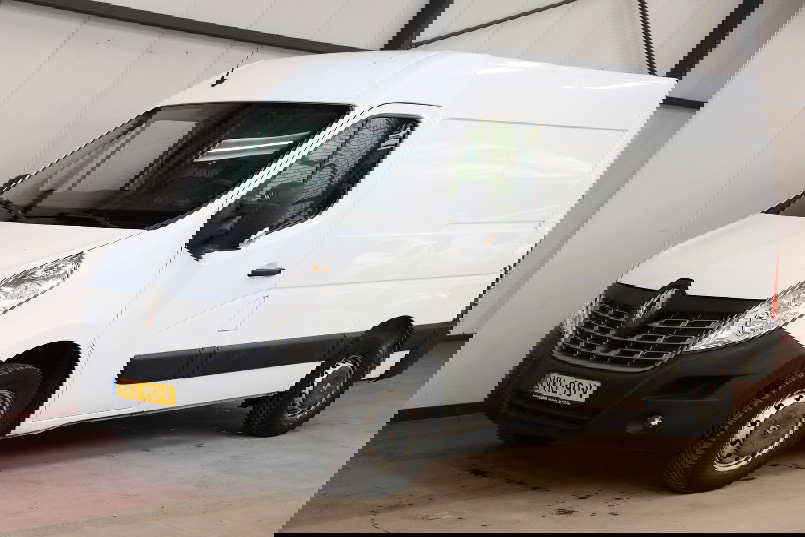 Renault Master T35 2.3 dCi L1H2 AIRCO EN TREKHAAK