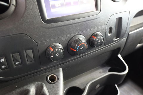 Renault Master T35 2.3 dCi L1H2 AIRCO EN TREKHAAK