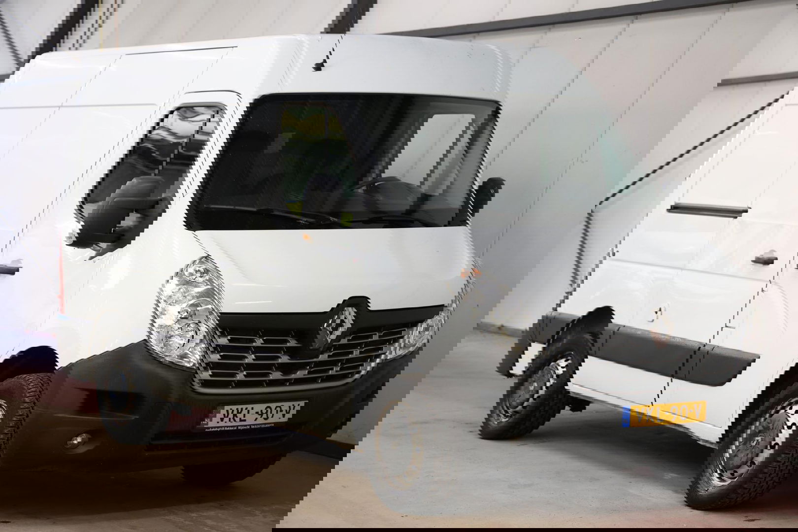 Renault Master T35 2.3 dCi L1H2 AIRCO EN TREKHAAK