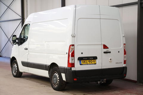 Renault Master T35 2.3 dCi L1H2 AIRCO EN TREKHAAK
