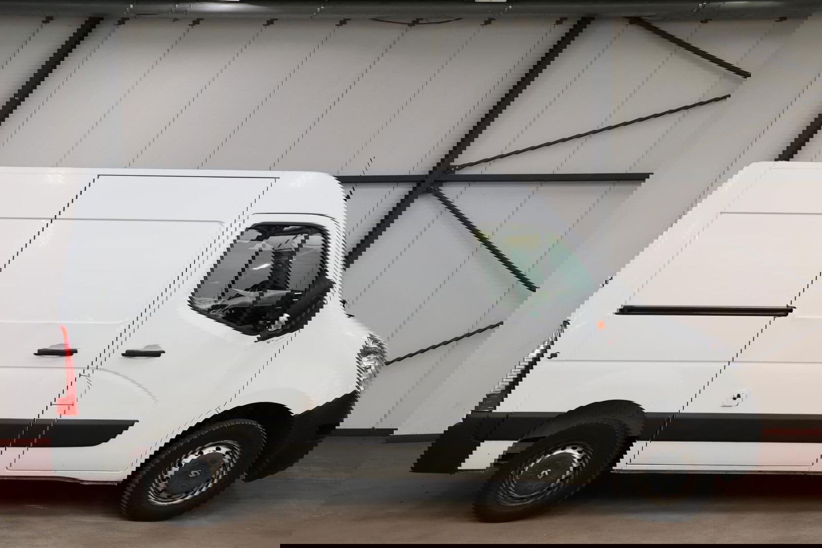 Renault Master T35 2.3 dCi L1H2 AIRCO EN TREKHAAK