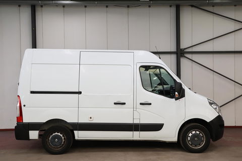 Renault Master T35 2.3 dCi L1H2 AIRCO EN TREKHAAK