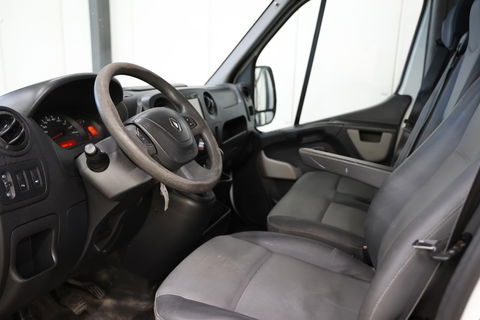Renault Master T35 2.3 dCi L1H2 AIRCO EN TREKHAAK