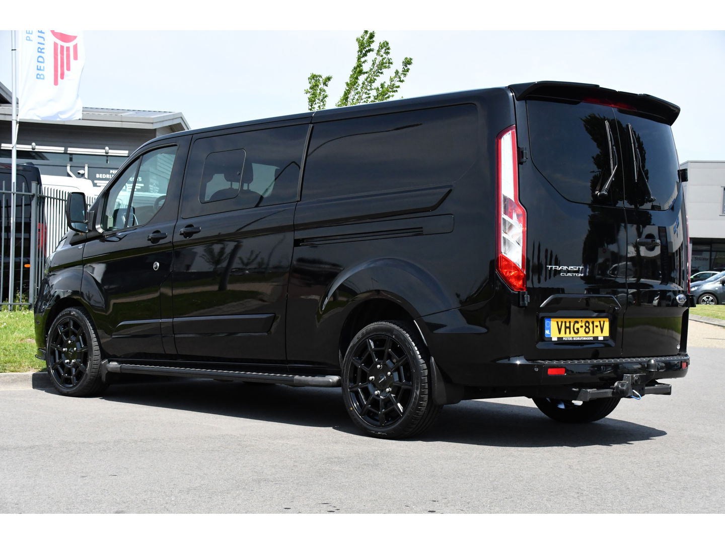 Ford Transit Custom 300 2.0 TDCI L2H1 DC Black Edition Camera, Adaptieve Cruise, 170Pk, Carplay, Xenon, Automaat, Leder, Multimedia, Sensoren, 2 x Schuifdeur, UNIEK!