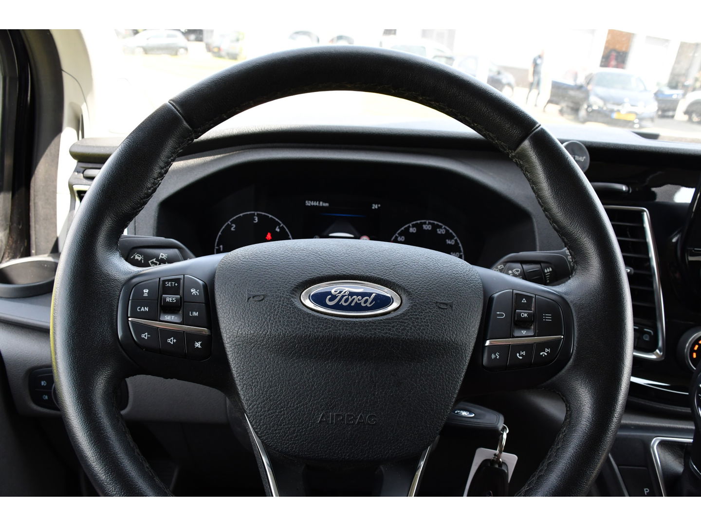 Ford Transit Custom 300 2.0 TDCI L2H1 DC Black Edition Camera, Adaptieve Cruise, 170Pk, Carplay, Xenon, Automaat, Leder, Multimedia, Sensoren, 2 x Schuifdeur, UNIEK!