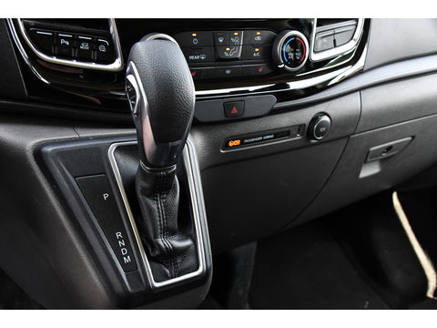 Ford Transit Custom 300 2.0 TDCI L2H1 DC Black Edition Camera, Adaptieve Cruise, 170Pk, Carplay, Xenon, Automaat, Leder, Multimedia, Sensoren, 2 x Schuifdeur, UNIEK!