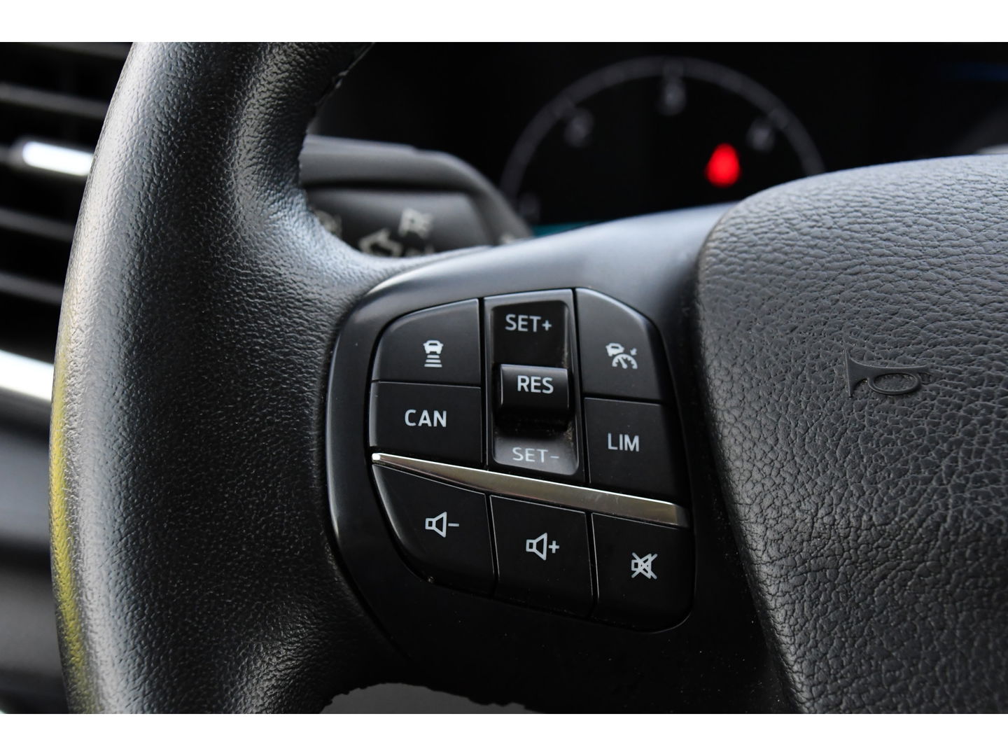 Ford Transit Custom 300 2.0 TDCI L2H1 DC Black Edition Camera, Adaptieve Cruise, 170Pk, Carplay, Xenon, Automaat, Leder, Multimedia, Sensoren, 2 x Schuifdeur, UNIEK!