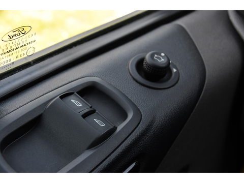 Ford Transit Custom 300 2.0 TDCI L2H1 DC Black Edition Camera, Adaptieve Cruise, 170Pk, Carplay, Xenon, Automaat, Leder, Multimedia, Sensoren, 2 x Schuifdeur, UNIEK!
