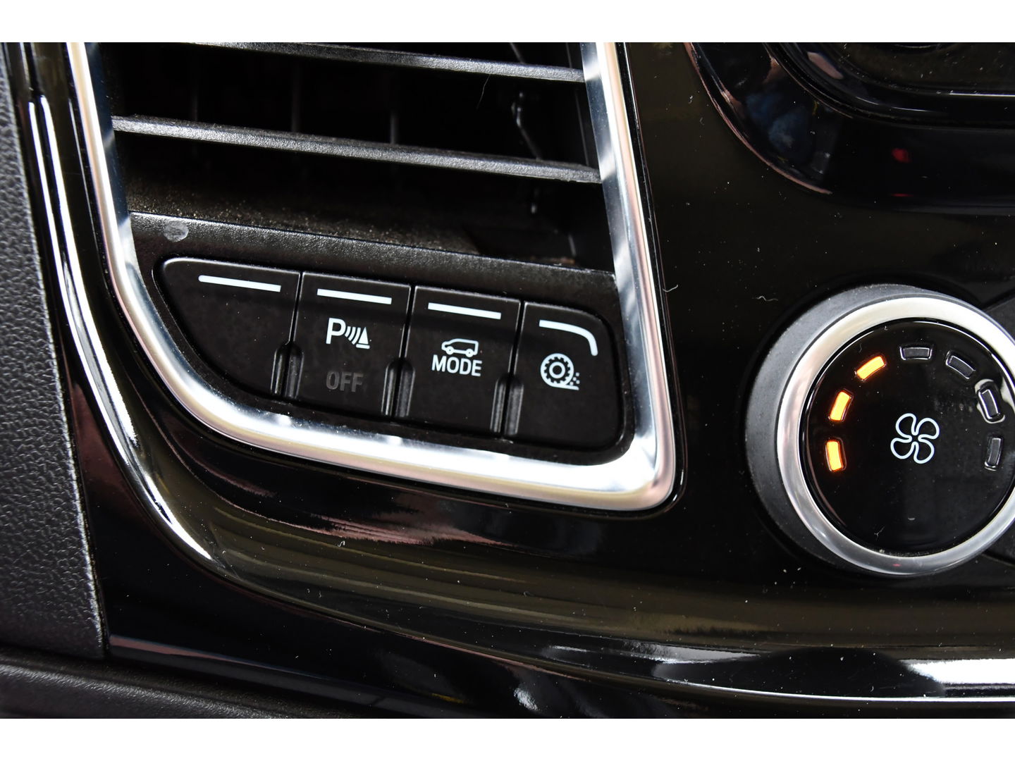 Ford Transit Custom 300 2.0 TDCI L2H1 DC Black Edition Camera, Adaptieve Cruise, 170Pk, Carplay, Xenon, Automaat, Leder, Multimedia, Sensoren, 2 x Schuifdeur, UNIEK!
