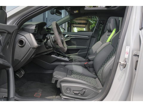 Audi RS3 Sportback 2.5 TFSI 400pk Quattro Hulk Panoramadak *BTW* Keramisch VOL! Massage B&O audio RS Dynamic